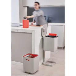 Abfalltrennungs- und Recyclingbehälter Totem Max Stein