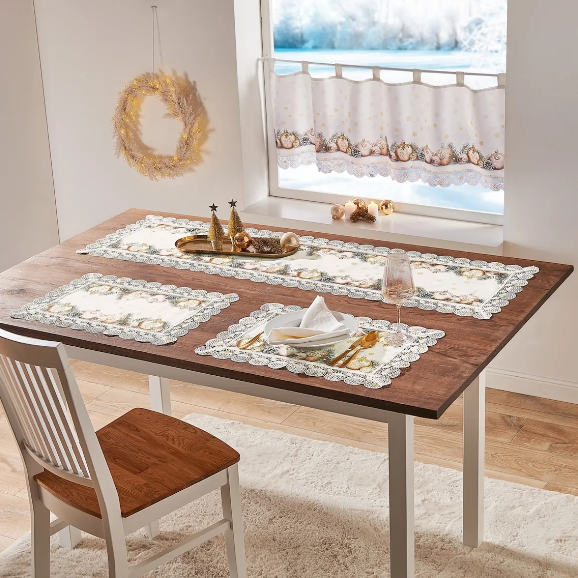 Tischläufer „Festtagskugeln“, 140x 40 cm